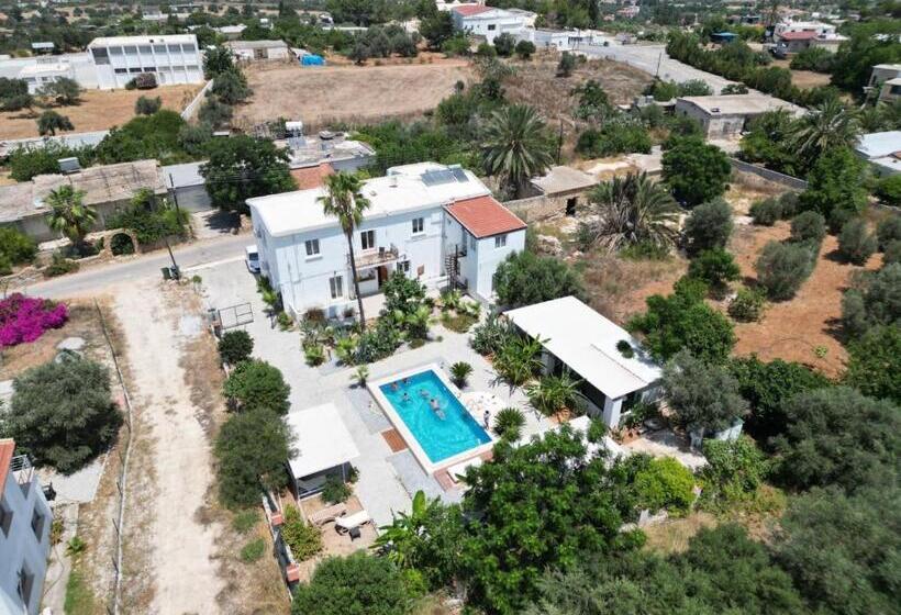 Hera Palace Boutique