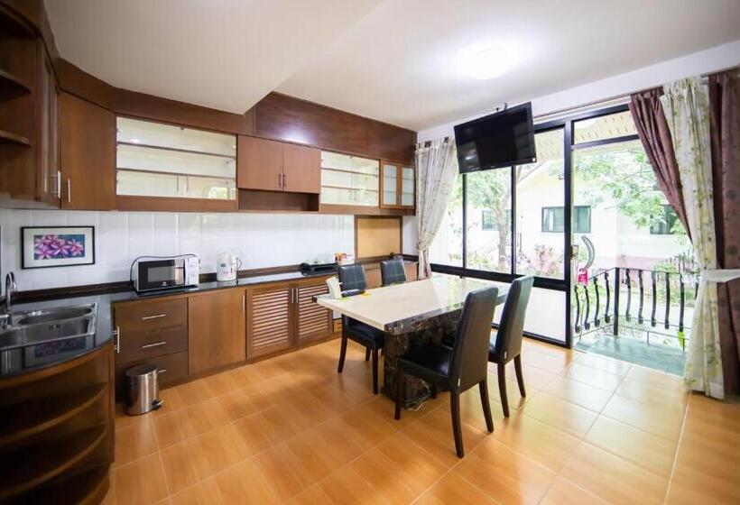 Hotel ชญาดา การ์เด้นเฮาส์ & รีสอร์ท