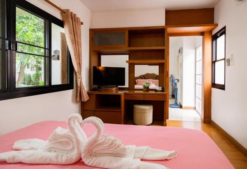 Hotel ชญาดา การ์เด้นเฮาส์ & รีสอร์ท