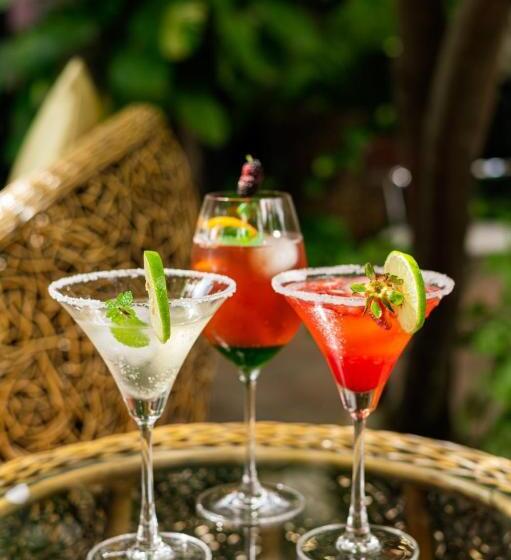 Hotel ชญาดา การ์เด้นเฮาส์ & รีสอร์ท