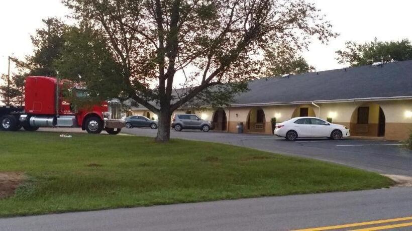 فندق Loyalty Inn Rockingham