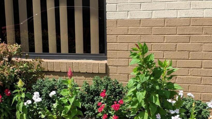 فندق Loyalty Inn Rockingham