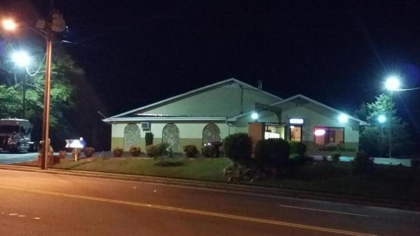 فندق Loyalty Inn Rockingham