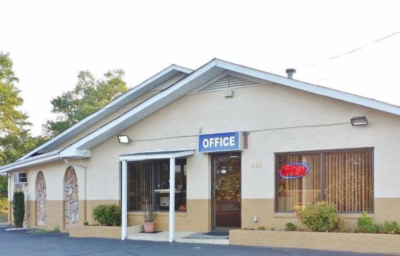 فندق Loyalty Inn Rockingham