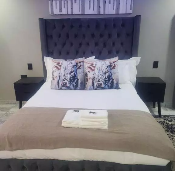 Hotelli Nyamankulu Guest Lodge