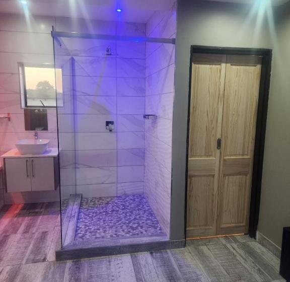 酒店 Nyamankulu Guest Lodge