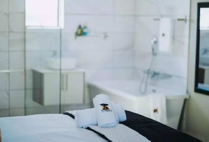 Hotelli Nyamankulu Guest Lodge