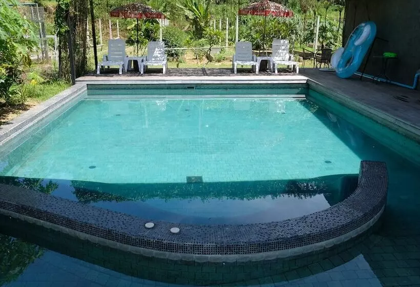 Hotelli Phang Nga Farmstay