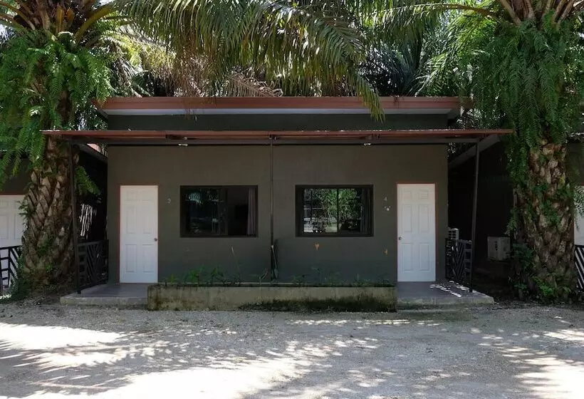 Hotelli Phang Nga Farmstay