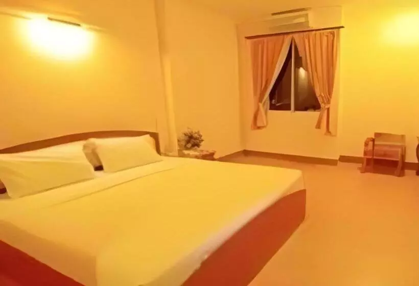 Hotelli Phuthong Place