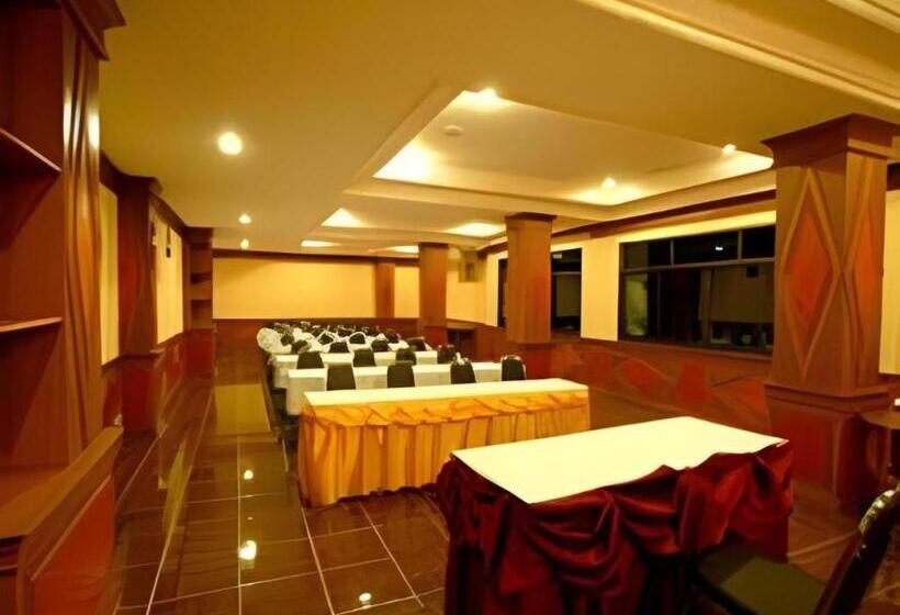 호텔 Phuthong Place