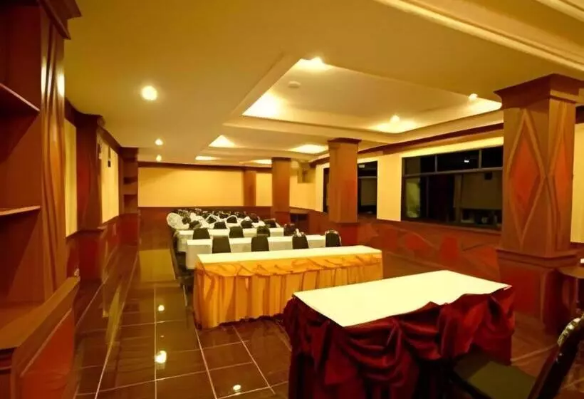 Hotelli Phuthong Place