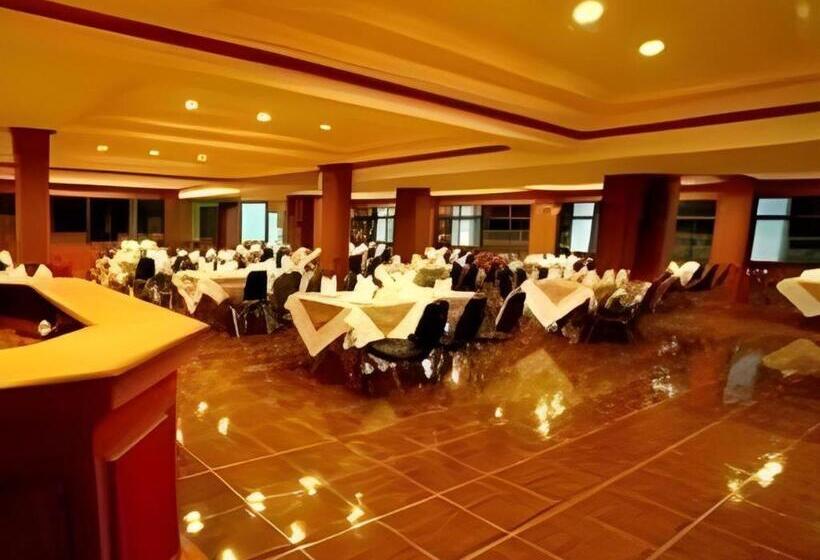 호텔 Phuthong Place