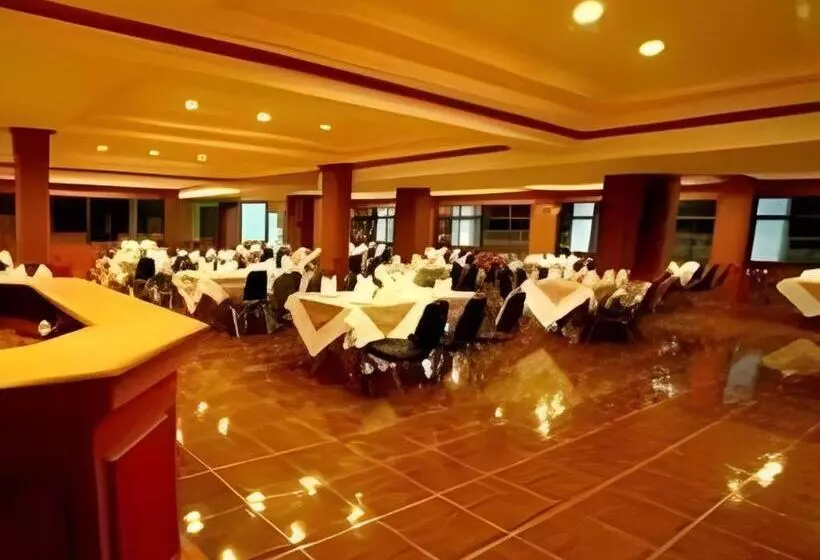 Hotelli Phuthong Place