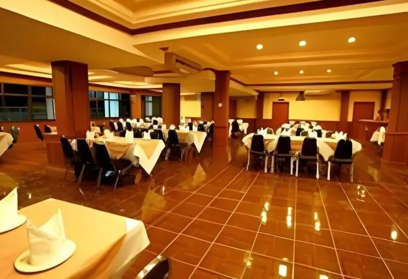 Hotelli Phuthong Place