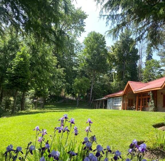 هتل Retreat House