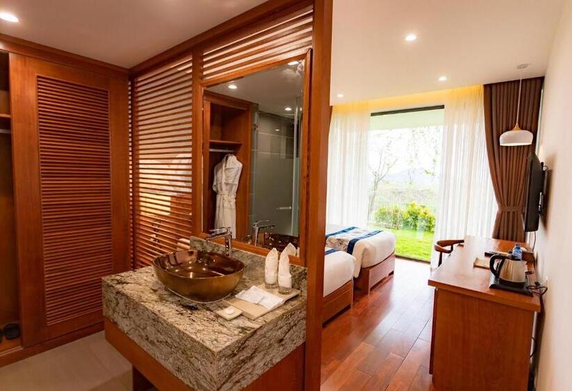 هتل Wyndham Grand Vedana Villa