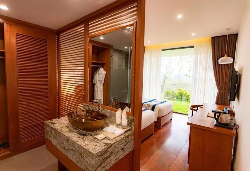هتل Wyndham Grand Vedana Villa