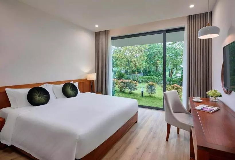 هتل Wyndham Grand Vedana Villa
