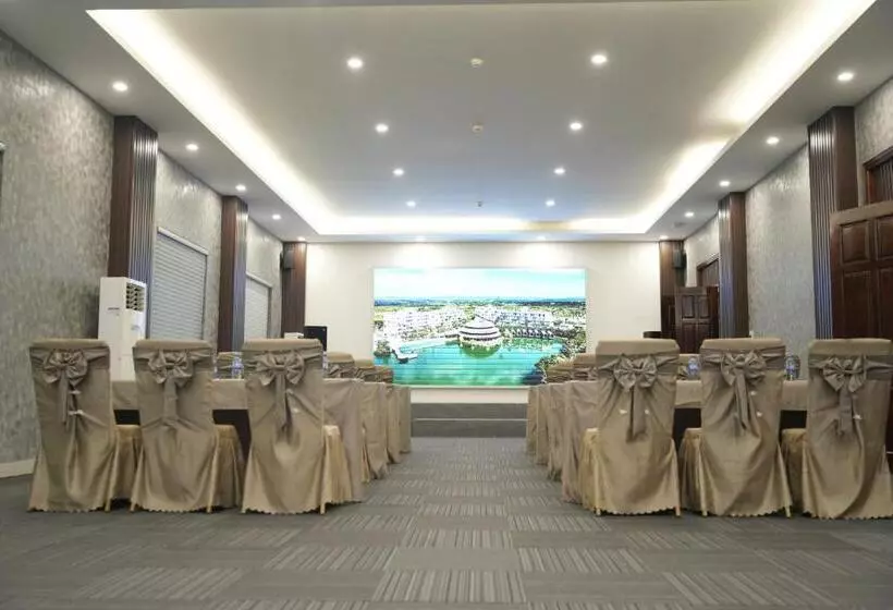 هتل Wyndham Grand Vedana Villa