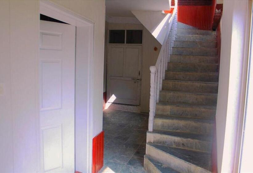 پانسیون Gold N Silver Inn Nathia Gali