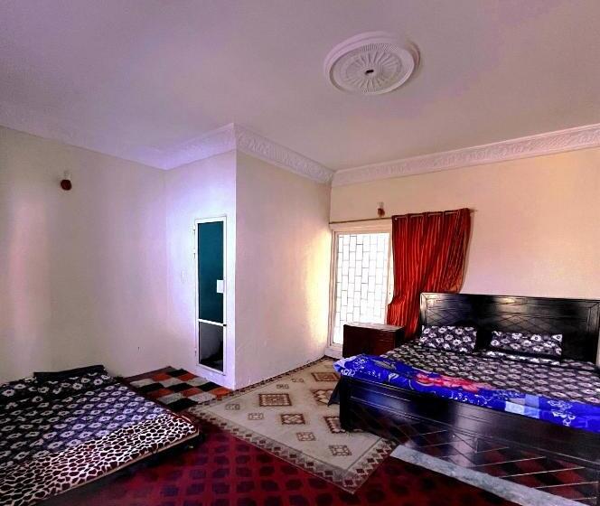 پانسیون Gold N Silver Inn Nathia Gali