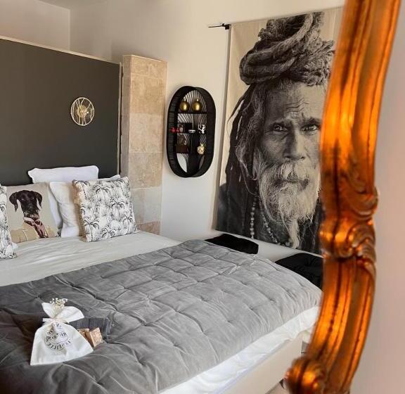 بنسيون Le Mas D Emilienne