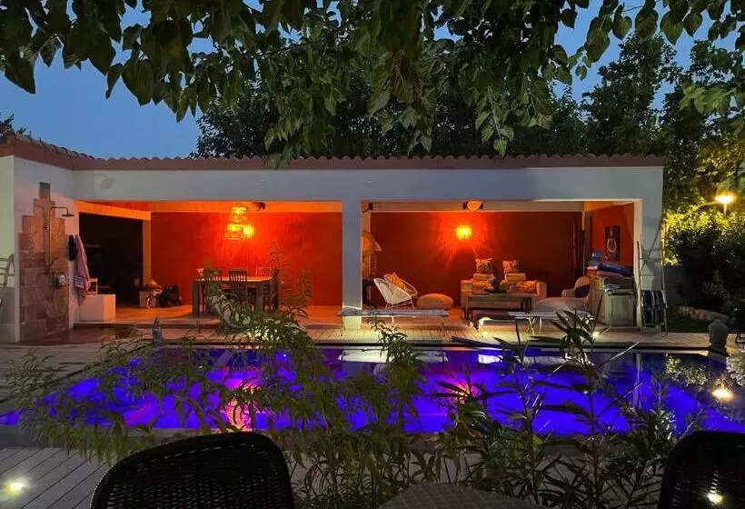 Majatalo Le Mas D Emilienne