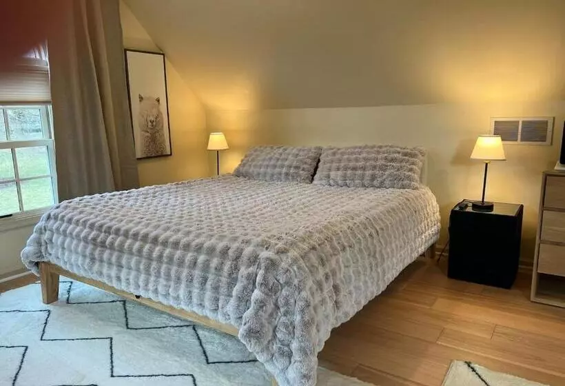 ペンション Private Studio King Bed In A Residential Home
