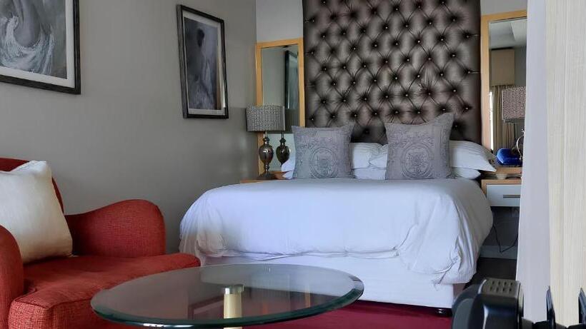 פנסיון Pumlani Nathi Guesthouse