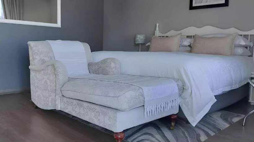 ペンション Pumlani Nathi Guesthouse