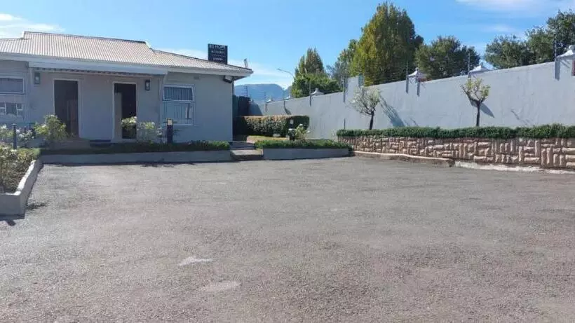 ペンション Pumlani Nathi Guesthouse