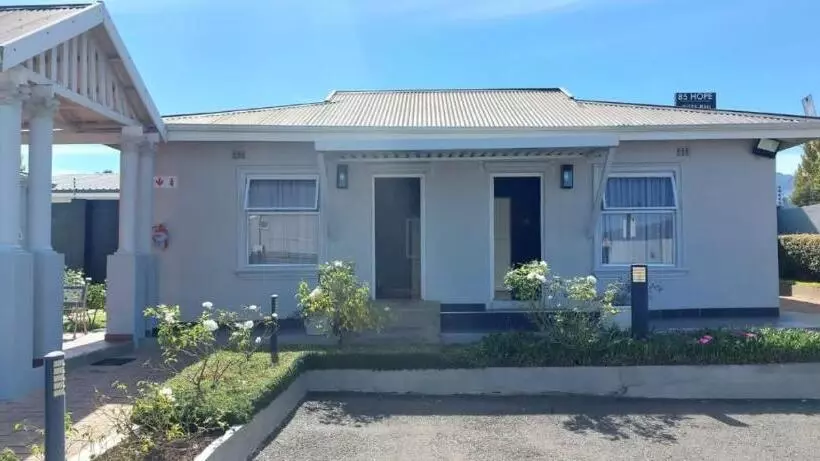 ペンション Pumlani Nathi Guesthouse