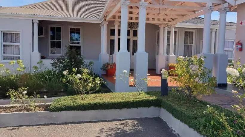 ペンション Pumlani Nathi Guesthouse