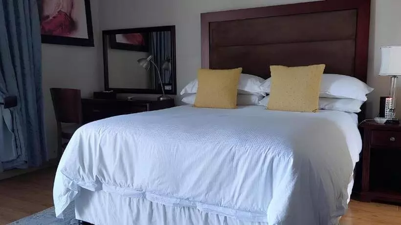 ペンション Pumlani Nathi Guesthouse