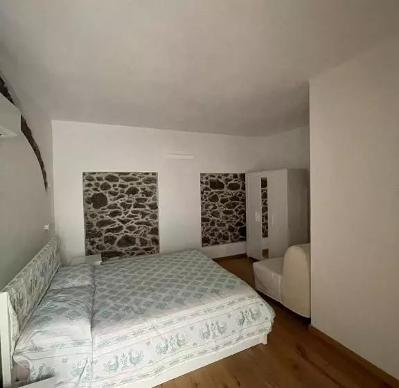 Majatalo Sa Troppa De Sos Chentu