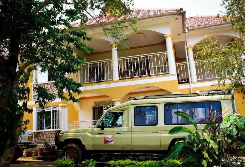 پانسیون Tinka,s Homestead