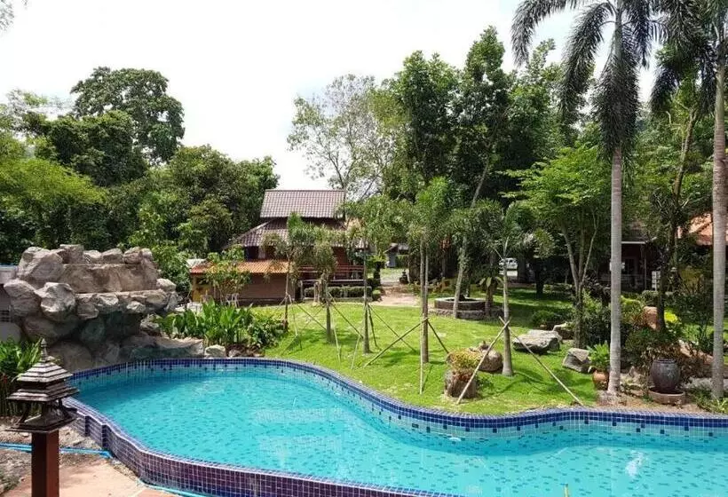 Phuiyara Resort