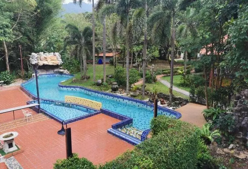 Phuiyara Resort