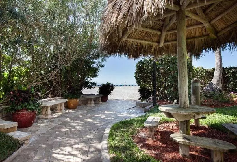 Pointe Estero Resort