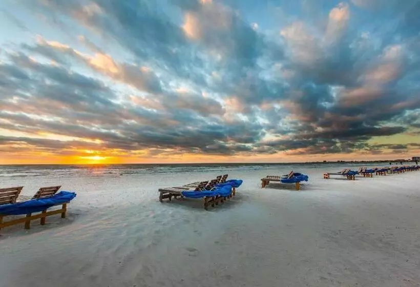 Pointe Estero Resort