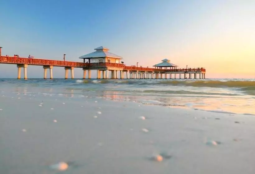 Pointe Estero Resort
