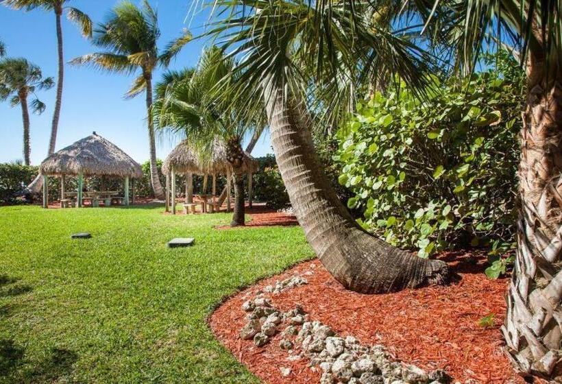 Pointe Estero Resort