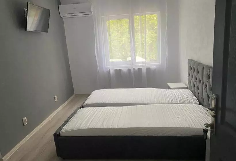 Retkeilymaja Crosi Home