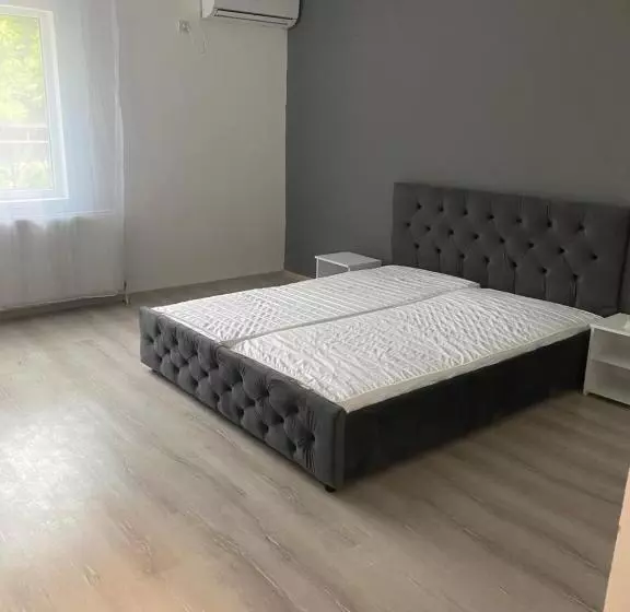 Retkeilymaja Crosi Home