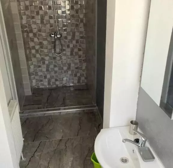 Retkeilymaja Crosi Home