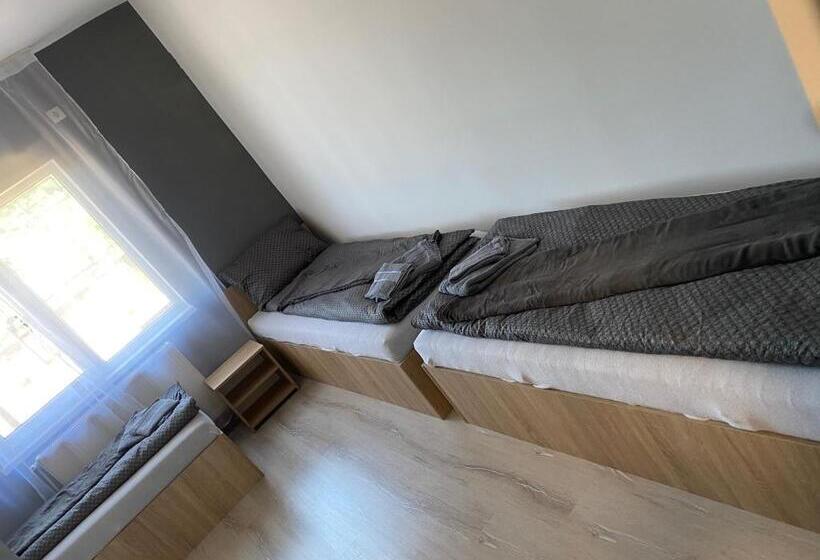 هاستل Crosi Home