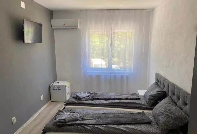 Retkeilymaja Crosi Home