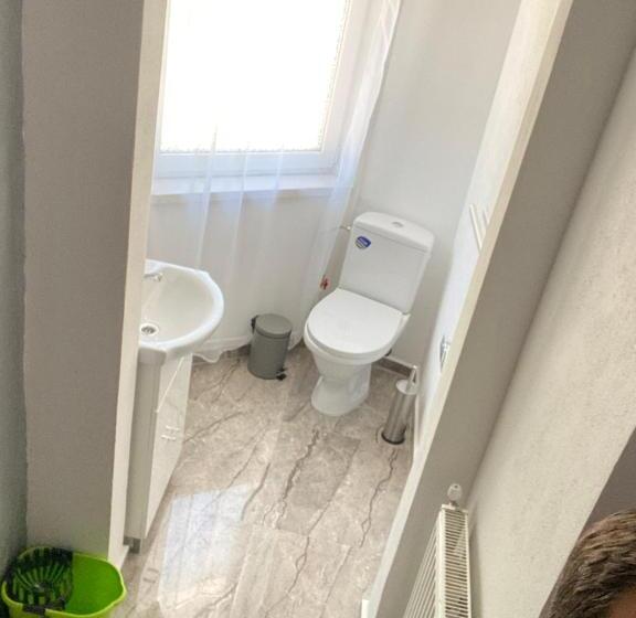 هاستل Crosi Home