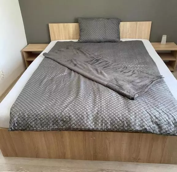 Retkeilymaja Crosi Home